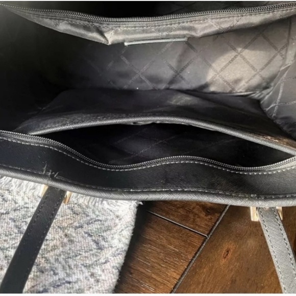 Michael Kors Large Bag, Black, EUC - Picture 4 of 10